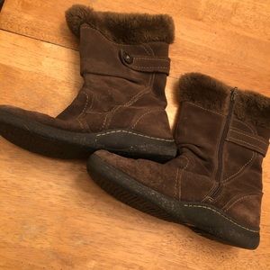 Suede boots zip up sides very nice Size 10